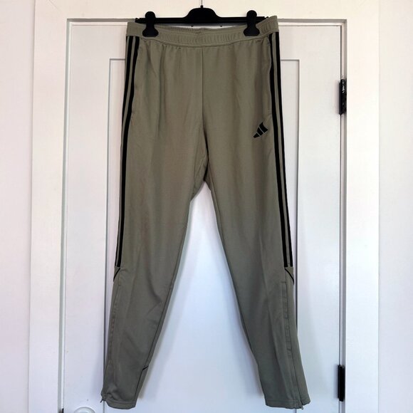 NWT Adidas Mens Tiro Track Pant Silver/Pebble Black size L - Picture 2 of 5